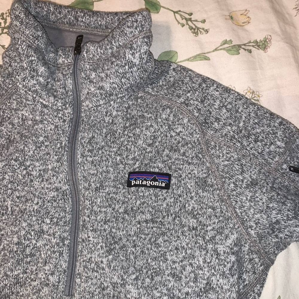 EUC Gray Patagonia quarter zip